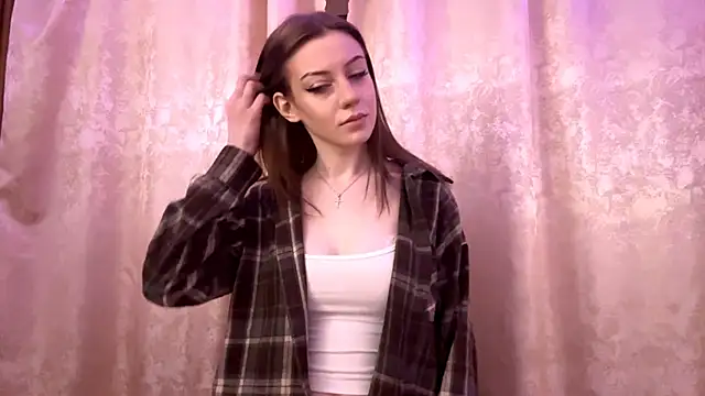 Snapshot of SoonMoilanen chatting on December 18, 6:47 pm SoonMoilanen online show from December 18, 6:47 pm