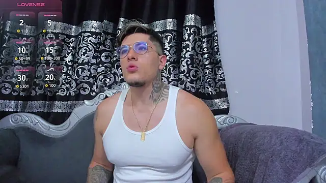 ArturFrostt online show from December 4, 11:19 am