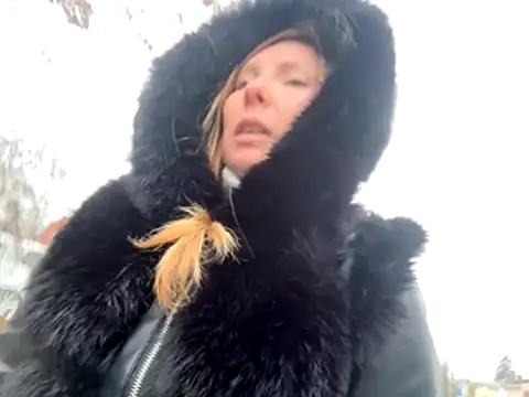 Snapshot of JenyJansy chatting on December 3, 1:53 pm JenyJansy online show from December 3, 1:53 pm