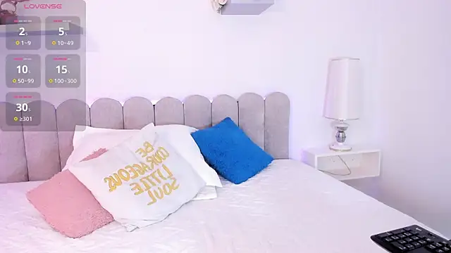 Snapshot of gabyfoster_ chatting on November 29, 6:44 pm gabyfoster online show from November 29, 6:44 pm