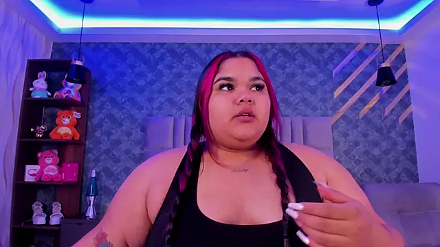 Snapshot of AlyzzandreRouge chatting on December 2, 12:32 pm AlyzzandreRouge online show from December 2, 12:32 pm