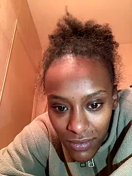 Snapshot of ___Hannah___ chatting on December 5, 1:58 am Hannah online show from December 5, 1:58 am