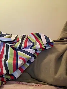 Snapshot of ___Hannah___ chatting on December 15, 12:37 am Hannah online show from December 15, 12:37 am