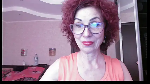 Kelly Flurr online show from June 5, 8:20 am