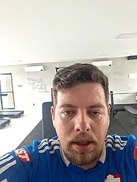 Snapshot of Leoon98 chatting on April 7, 3:34 pm Leoon98 online show from April 7, 3:34 pm