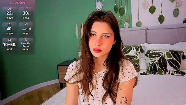 Danielle Eddwards online show from February 18, 2:35 pm