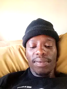 Snapshot of KwaBhebhelicious chatting on December 19, 10:33 am KwaBhebhelicious online show from December 19, 10:33 am