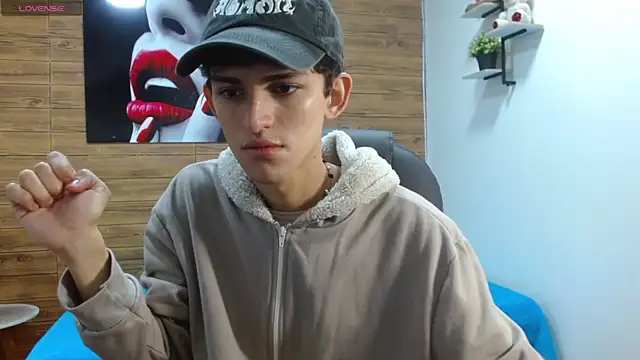 Snapshot of Michaelkoiv chatting on December 4, 12:25 pm Michaelkoiv online show from December 4, 12:25 pm