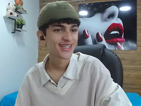 Snapshot of Michaelkoiv chatting on December 5, 12:25 pm Michaelkoiv online show from December 5, 12:25 pm