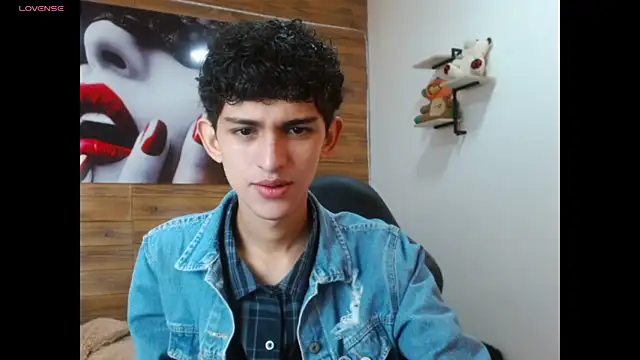 Snapshot of Michaelkoiv chatting on May 12, 11:29 am Michaelkoiv online show from May 12, 11:29 am