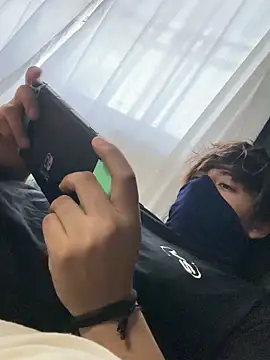 Snapshot of taehyun10 chatting on December 2, 8:26 pm taehyun10 online show from December 2, 8:26 pm