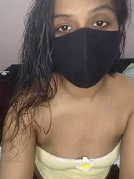 Snapshot of your-Mia07 chatting on December 2, 12:43 pm your-Mia07 online show from December 2, 12:43 pm