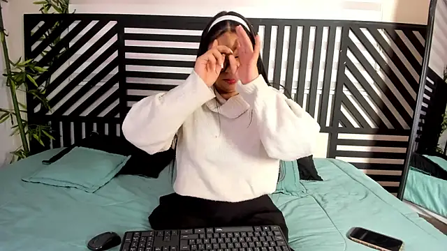 luna cute   online show from January 7, 7:38 pm