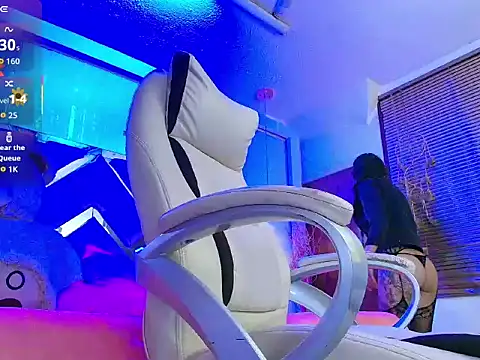 Snapshot of Dark_Dominika chatting on December 4, 1:26 am Dark Dominika online show from December 4, 1:26 am