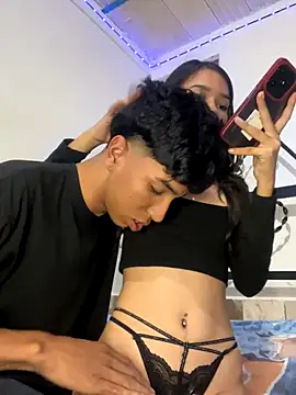 Snapshot of aurora_082 chatting on December 5, 4:43 am aurora 082 online show from December 5, 4:43 am