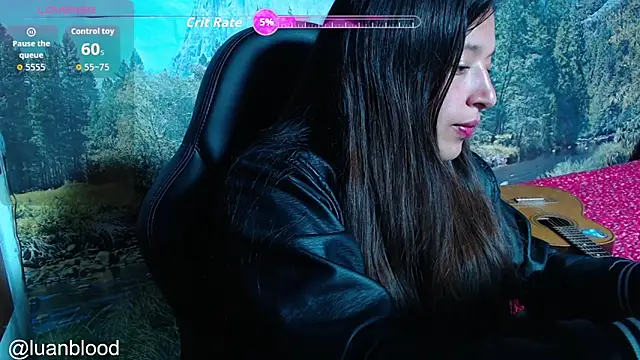 Snapshot of luanablood chatting on December 16, 12:04 am luanablood online show from December 16, 12:04 am