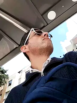 Fuegosutil online show from December 1, 5:51 pm