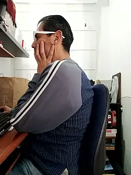 Fuegosutil online show from January 14, 3:39 pm