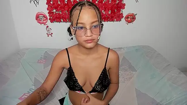 Snapshot of Tania_hot0 chatting on December 16, 8:03 pm Tania hot0 online show from December 16, 8:03 pm