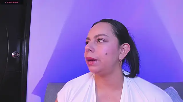 Snapshot of jimena_chic1 chatting on March 25, 2:01 pm jimena chic1 online show from March 25, 2:01 pm