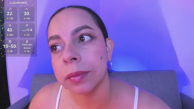 Snapshot of jimena_chic1 chatting on March 27, 4:18 pm jimena chic1 online show from March 27, 4:18 pm