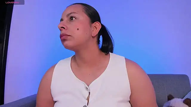 Snapshot of jimena_chic1 chatting on May 29, 11:14 pm jimena chic1 online show from May 29, 11:14 pm