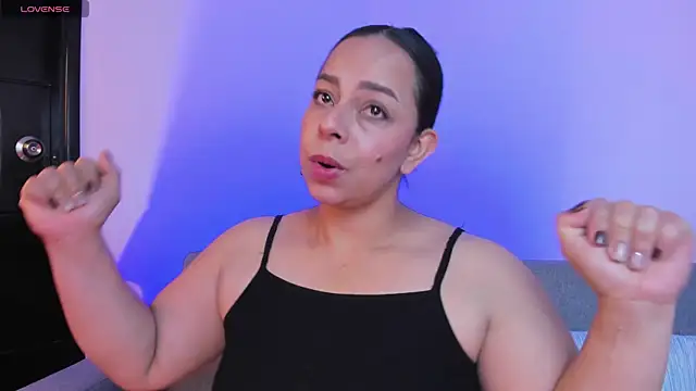 Snapshot of jimena_chic1 chatting on June 26, 8:24 pm jimena chic1 online show from June 26, 8:24 pm
