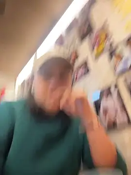 Laurabuu  online show from December 3, 10:41 pm