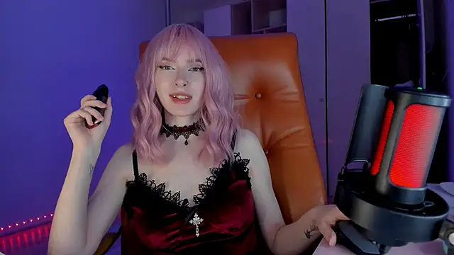 Snapshot of Mistress_Iris chatting on May 3, 4:02 pm Mistress Iris online show from May 3, 4:02 pm