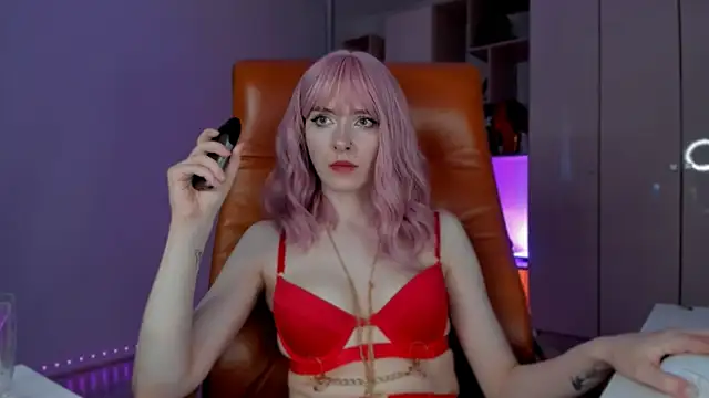 Snapshot of Mistress_Iris chatting on June 29, 3:56 pm Mistress Iris online show from June 29, 3:56 pm