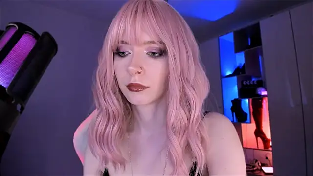 Snapshot of Mistress_Iris chatting on July 27, 4:36 pm Mistress Iris online show from July 27, 4:36 pm