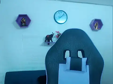 Snapshot of marcus_20 chatting on December 16, 1:38 pm marcus 20 online show from December 16, 1:38 pm