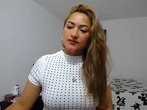 Snapshot of ximenaxcite19 chatting on December 2, 12:21 pm ximenaxcite19 online show from December 2, 12:21 pm