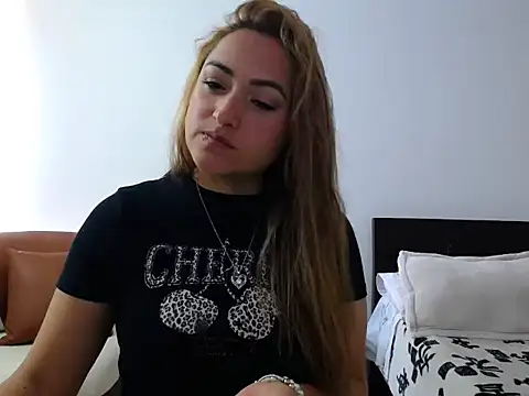 Snapshot of ximenaxcite19 chatting on December 5, 1:09 pm ximenaxcite19 online show from December 5, 1:09 pm