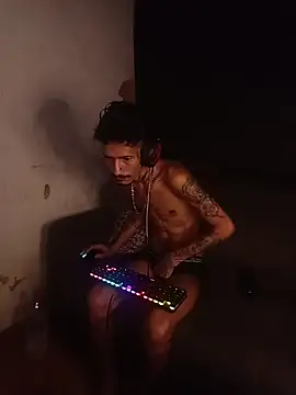 theyllorwillian online show from May 15, 11:17 am