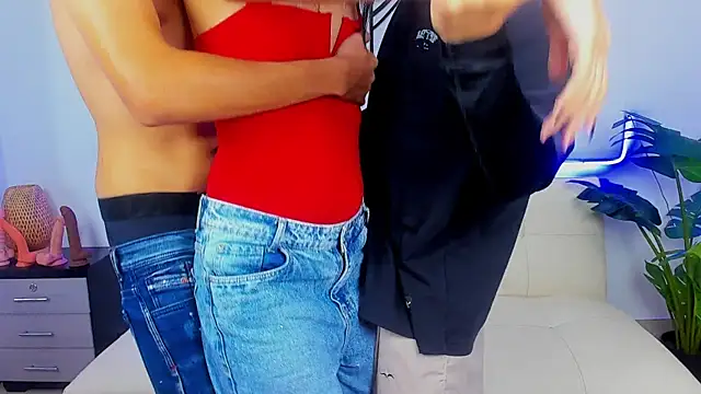 Snapshot of Crazy_porkys chatting on February 12, 7:42 pm Crazy porkys online show from February 12, 7:42 pm