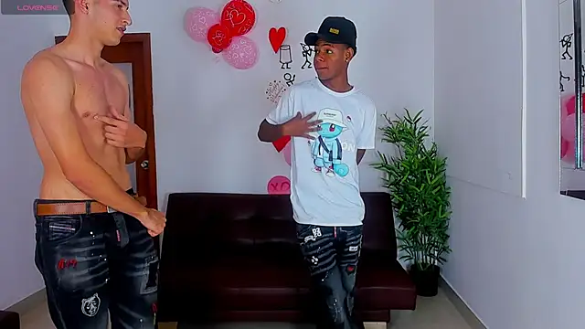 Snapshot of Crazy_porkys chatting on February 16, 7:43 pm Crazy porkys online show from February 16, 7:43 pm