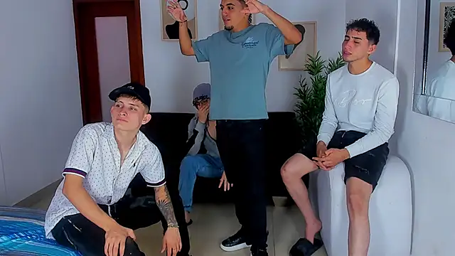 Snapshot of Crazy_porkys chatting on March 27, 7:35 pm Crazy porkys online show from March 27, 7:35 pm