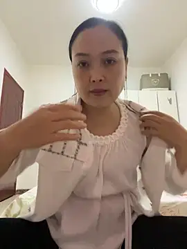 Snapshot of TL-46 chatting on December 5, 2:03 pm TL-46 online show from December 5, 2:03 pm