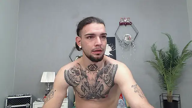 Snapshot of KaneHunter chatting on December 14, 4:07 am KaneHunter online show from December 14, 4:07 am