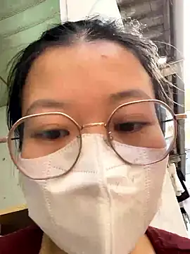 Snapshot of rose2111 chatting on January 19, 2:26 am rose2111 online show from January 19, 2:26 am