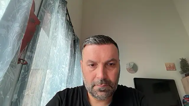Snapshot of coolsmith81 chatting on June 5, 7:25 am coolsmith81 online show from June 5, 7:25 am