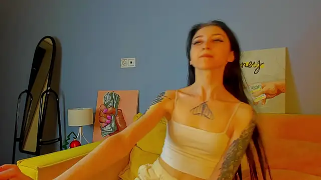 Snapshot of Ellen_Hops chatting on December 3, 4:20 am Ellen Hops online show from December 3, 4:20 am