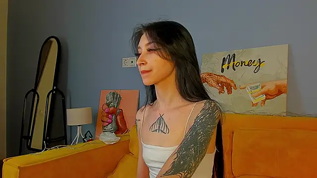 Snapshot of Ellen_Hops chatting on December 4, 9:07 am Ellen Hops online show from December 4, 9:07 am