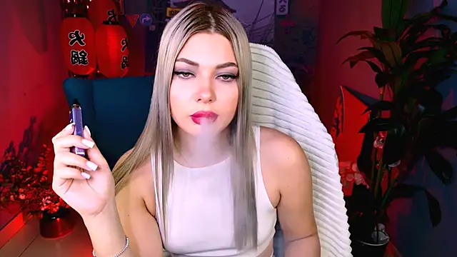 Snapshot of HyileyClark chatting on March 22, 9:23 am HyileyClark online show from March 22, 9:23 am