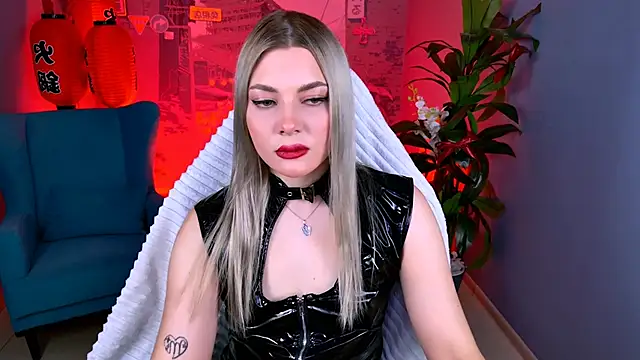 HyileyClark online show from June 7, 5:22 am