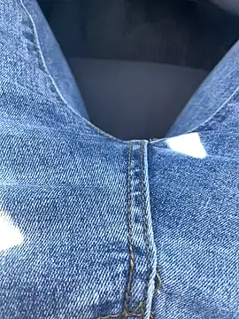 Snapshot of ratemydickbabe chatting on December 17, 8:09 am ratemydickbabe online show from December 17, 8:09 am