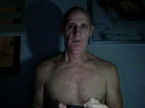 Snapshot of Elosoo chatting on December 18, 9:48 am Elosoo online show from December 18, 9:48 am