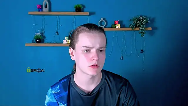 Snapshot of leo_void chatting on December 19, 7:43 pm leo void online show from December 19, 7:43 pm