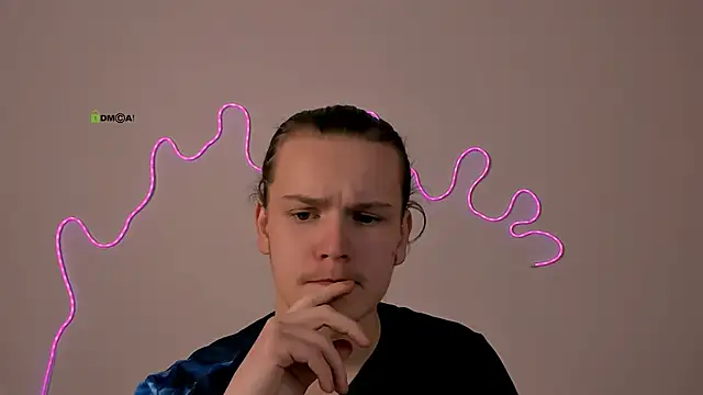 Snapshot of leo_void chatting on January 6, 9:35 am leo void online show from January 6, 9:35 am